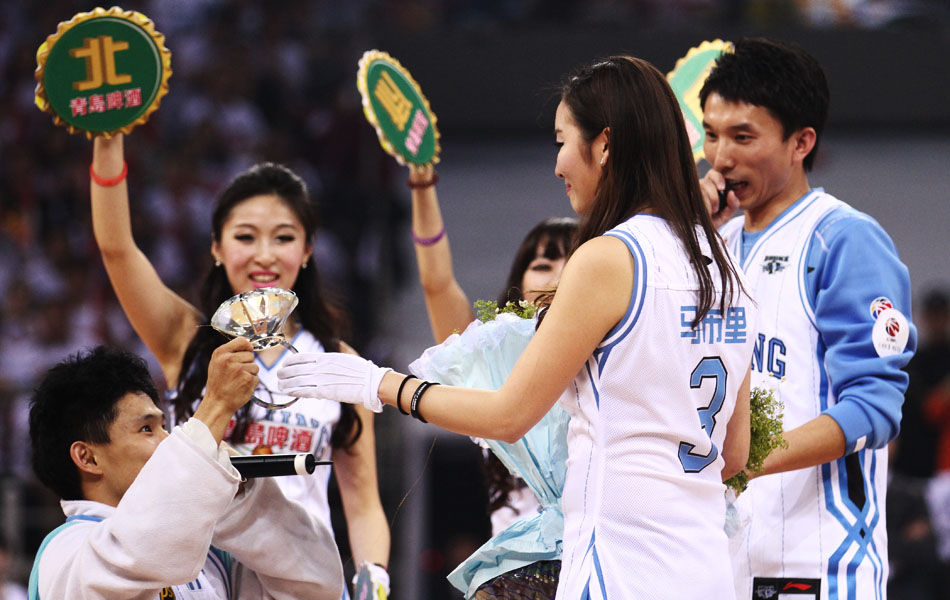 2025中英职业足球青训交流会在海口启幕，李克敏致开幕辞（2025中英职业足球青训交流会在海口开幕，李克敏发表开幕致辞）