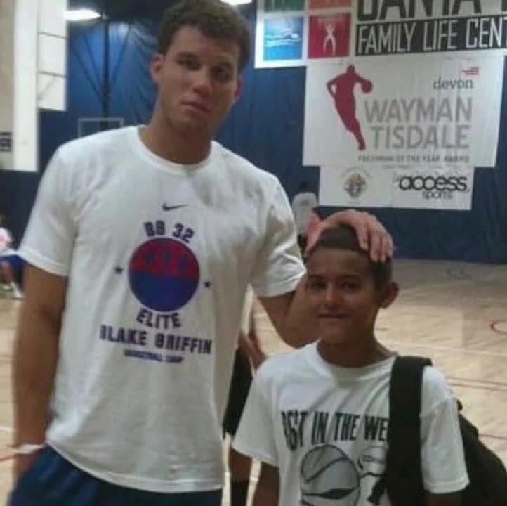 TA：FIFA在卖世界杯期间的停车证，价格是每场75至175美元（TA：FIFA世界杯比赛日停车证开售，单场售价75至175美元）