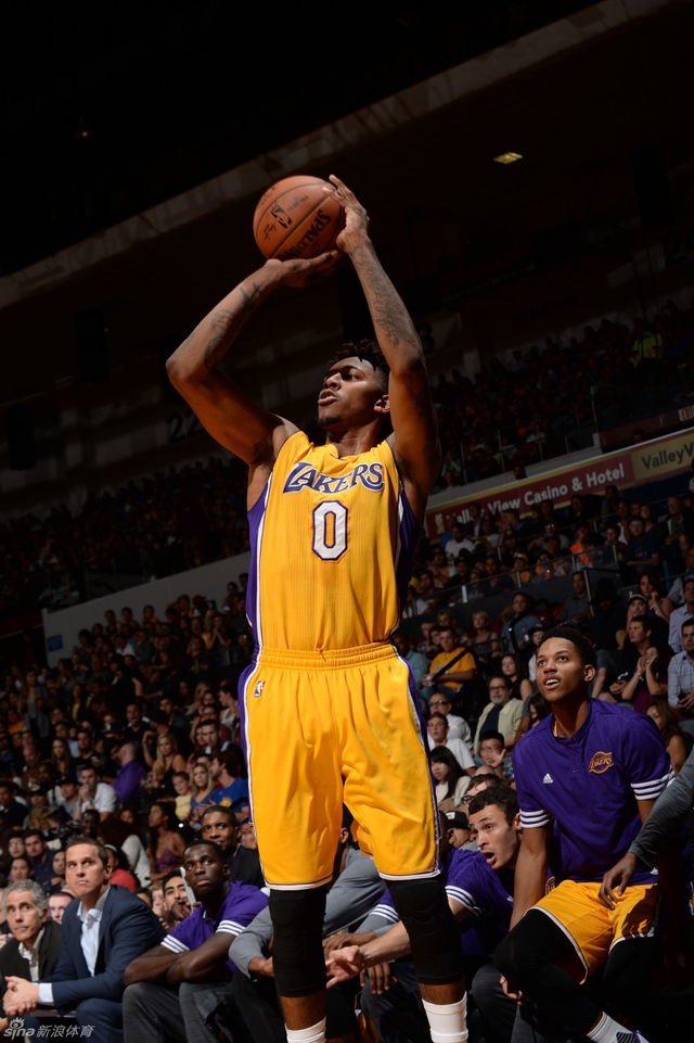 为纪念马拉多纳去世五周年，巴塞罗那阿根廷领事馆举办艺术展（巴塞罗那阿根廷领事馆举办艺术展，致敬马拉多纳逝世五周年）