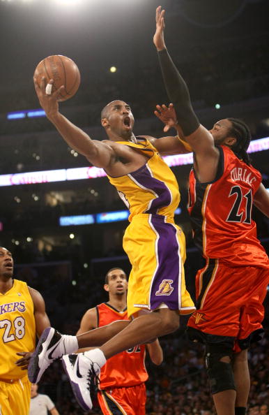 CBA：浙江男篮强势取胜 稳居积分榜前列（CBA：浙江男篮再下一城，稳坐积分榜前列）