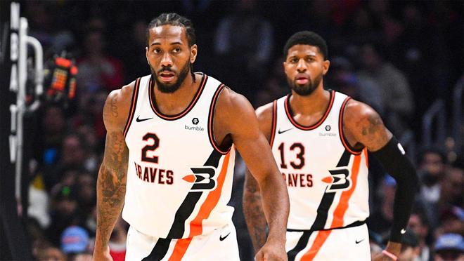 能否终结7连败？多诺万：怀特等4人可出战&3人有时间限制（7连败能否止住？多诺万称怀特等四将可出战，另有三人受出场时间限制）